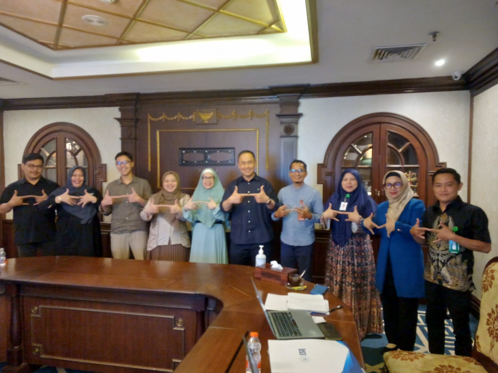 Ari Ginanjar (Diantara Komut dan Dirut GHC)